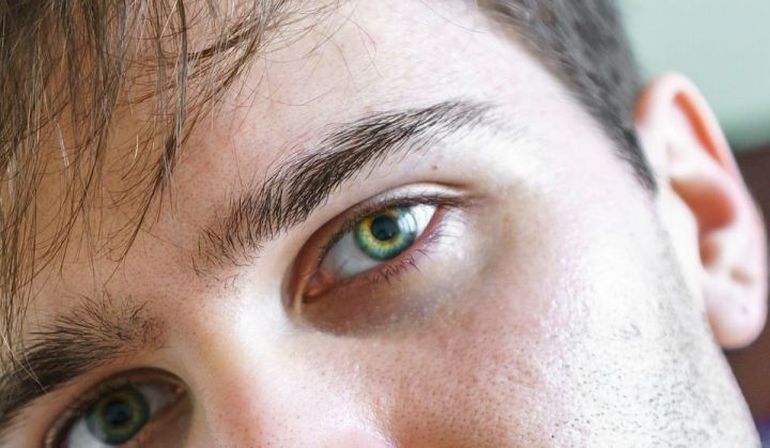 Серо зеленые глаза у мужчин