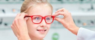 Почему глазные врачи ходят в очках?